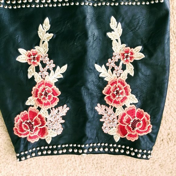 ROMEO &JULIET COUTURE WOMEN EMBROIDERED FAUX LEATHER MINI SKIRT SIZE S - Picture 3 of 10